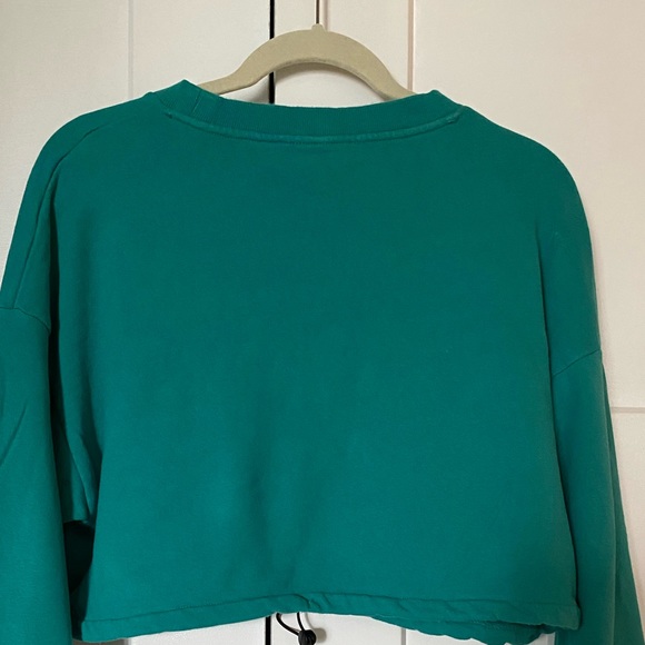 Forever 21 Cropped Sweatshirt - Picture 4 of 4